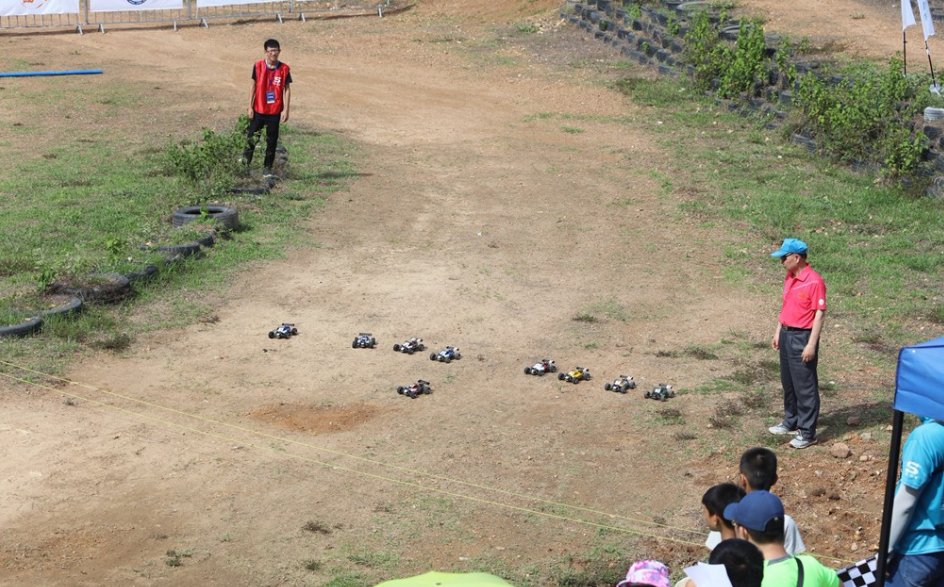 車(chē)模競(jìng)賽 車(chē)模競(jìng)賽