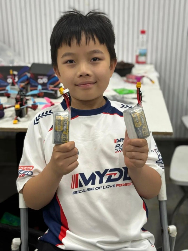 V6新品一電難求 V6新品一電難求