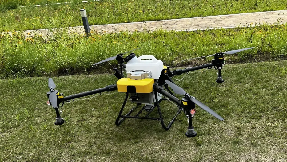 四旋翼無人機(jī)